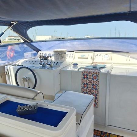 Desire Charming House Boat Hotel ปาแลร์โม ภายนอก รูปภาพ